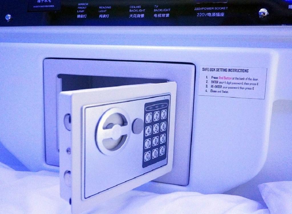 Time Capsule Hotel Джорджтаун Экстерьер фото