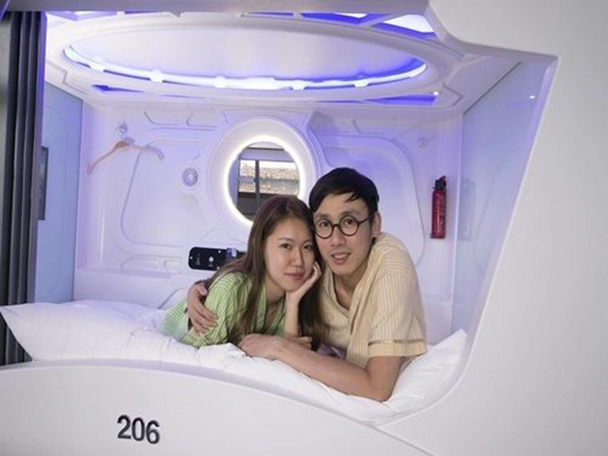 Time Capsule Hotel Джорджтаун Экстерьер фото