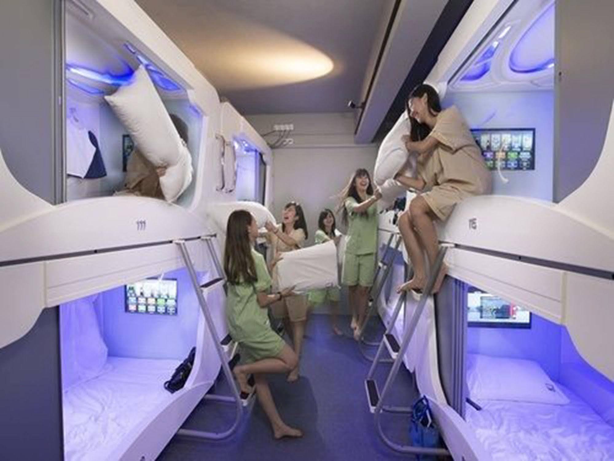 Time Capsule Hotel Джорджтаун Экстерьер фото